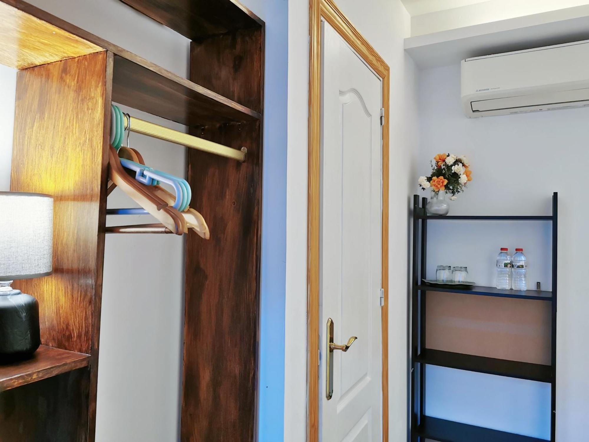 Barcelona Coronahostal Guest house *